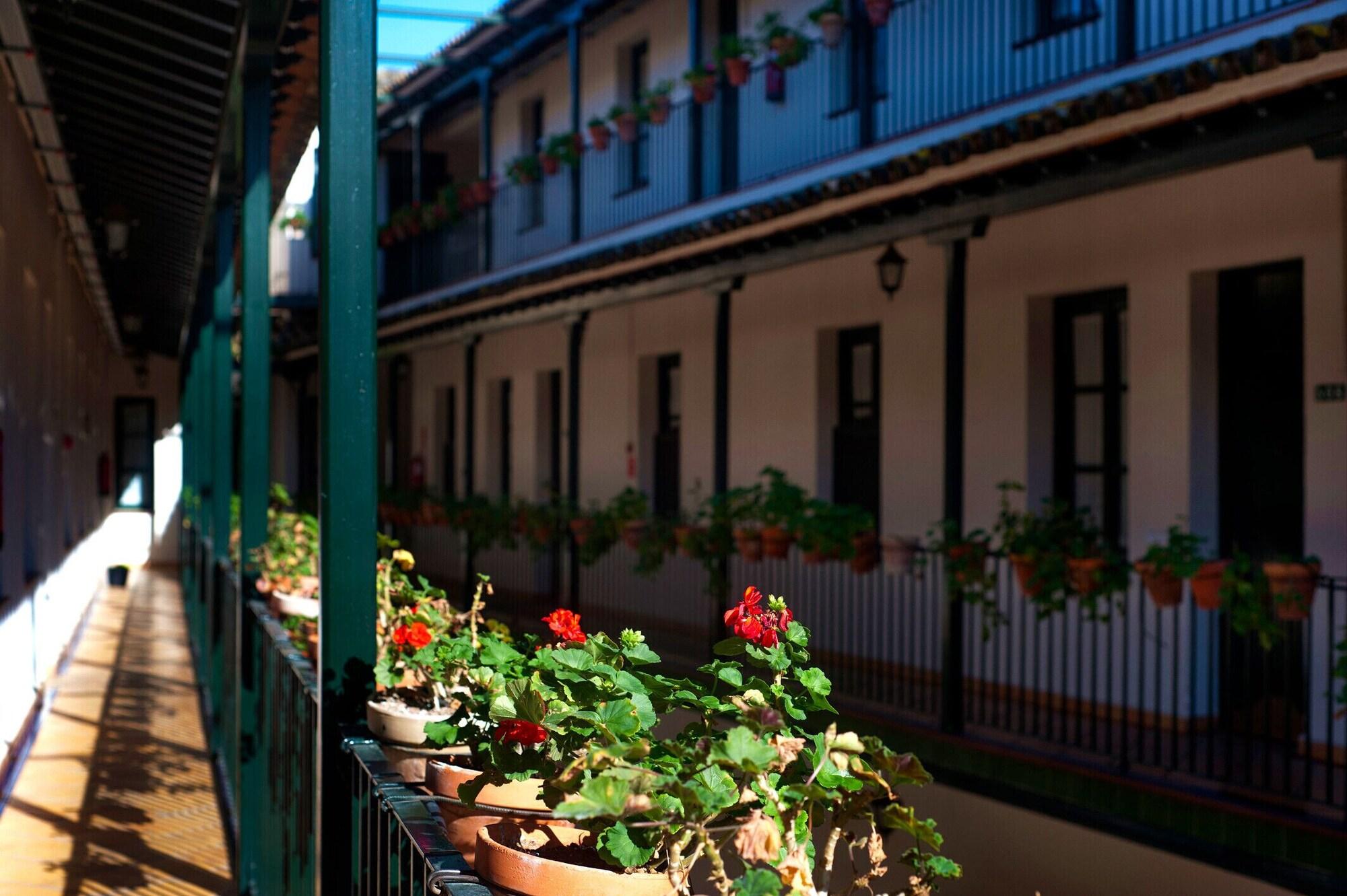 Corral De Los Chicharos Apartment Sevilla Bagian luar foto